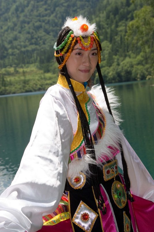 jiuzhaigou_0724_Ethnic Zang Girl.jpg